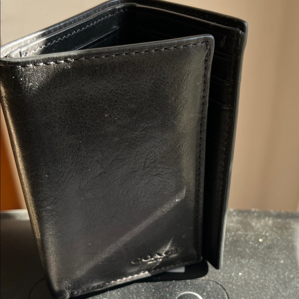 Coach Men's Black Smooth Leather Trifold Wallet